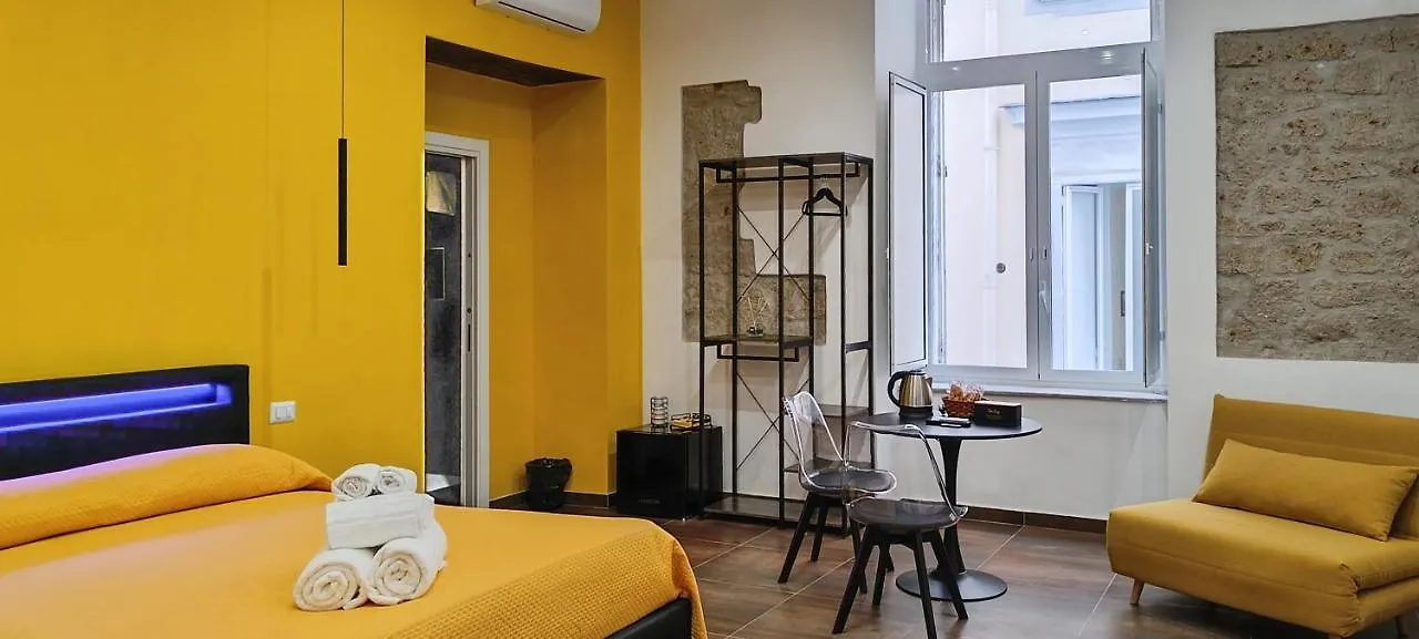 Casa Calu' Maschio Angioino Bed & Breakfast Naples Italy
